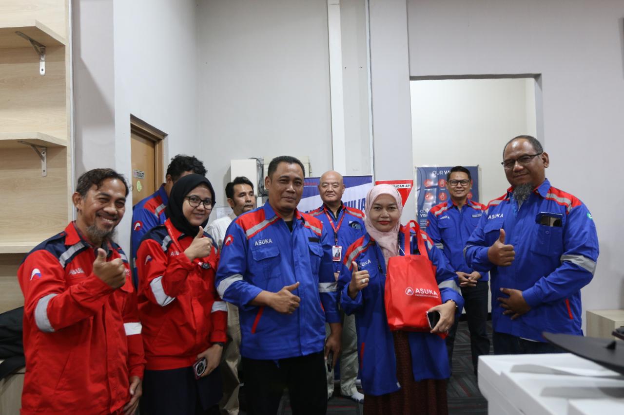 Read more about the article Sentuhan Haru di Grha Asuka: Momen “Family Visit” dari Tim HSE Hadirkan Kehangatan di Tengah Toolbox Meeting