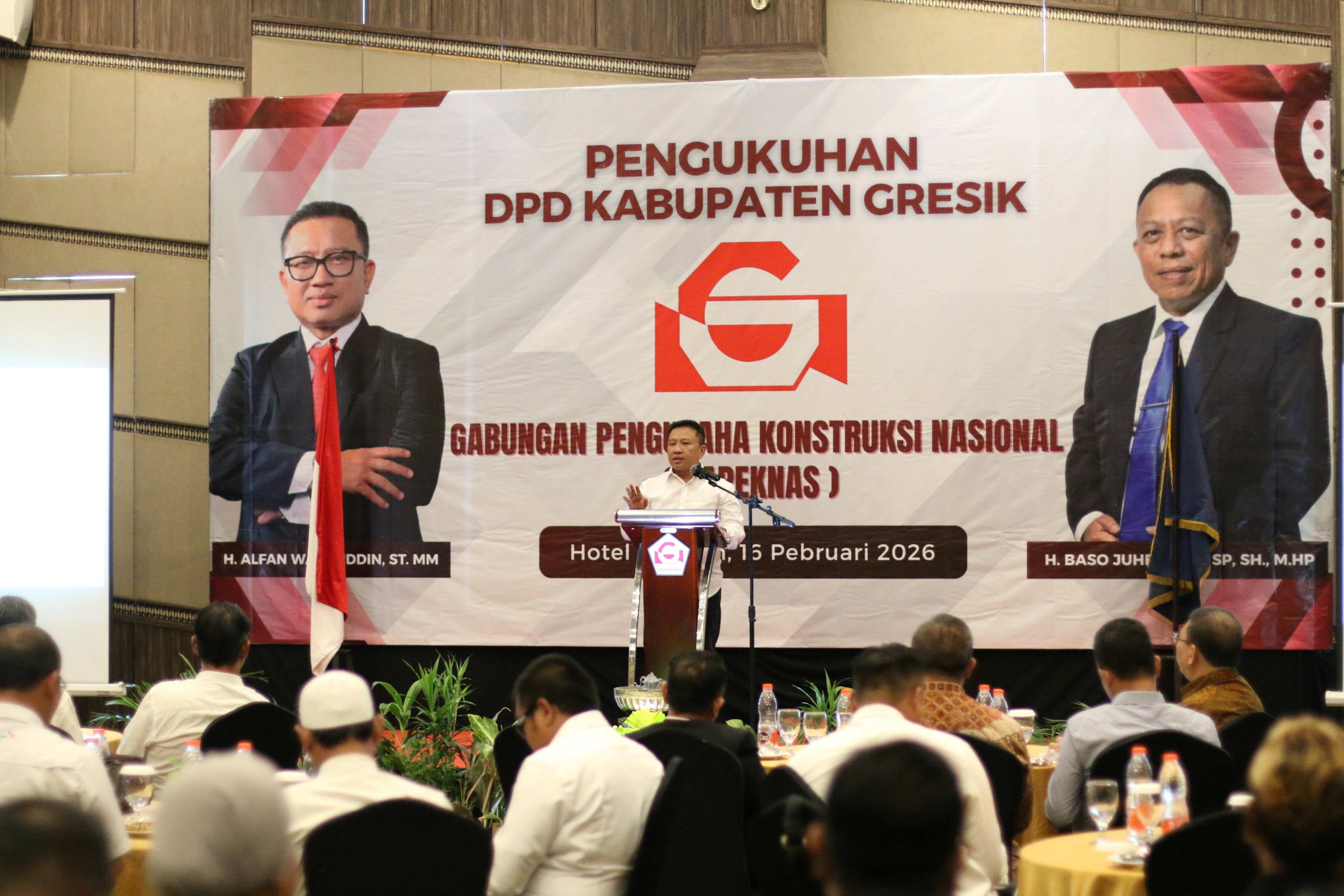Read more about the article CEO PT Asuka Engineering Indonesia Dikukuhkan sebagai Ketua Umum Gapeknas Gresik 2026–2027
